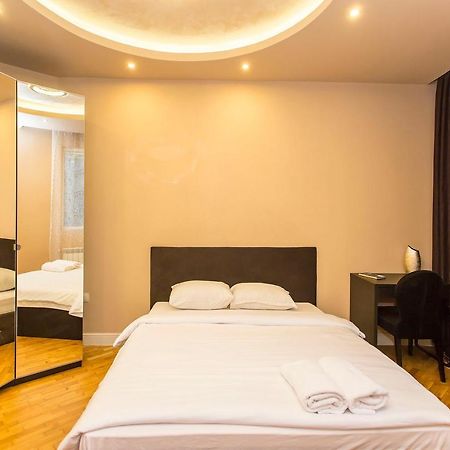 Elegant 2Bdr Apartment With A Balcony Sofia Esterno foto