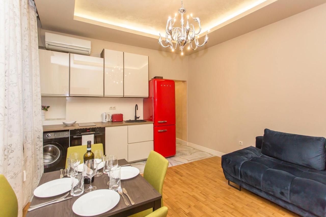 Elegant 2Bdr Apartment With A Balcony Sofia Esterno foto
