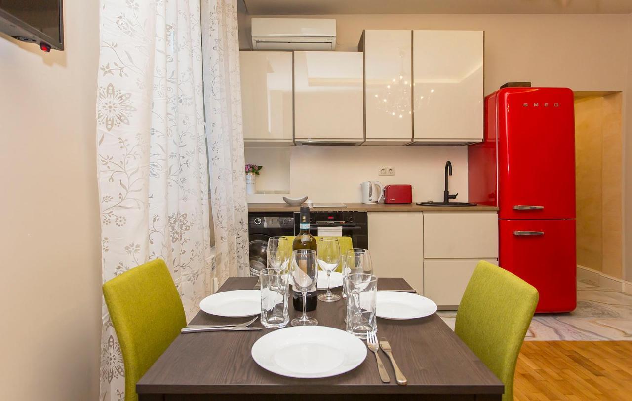 Elegant 2Bdr Apartment With A Balcony Sofia Esterno foto