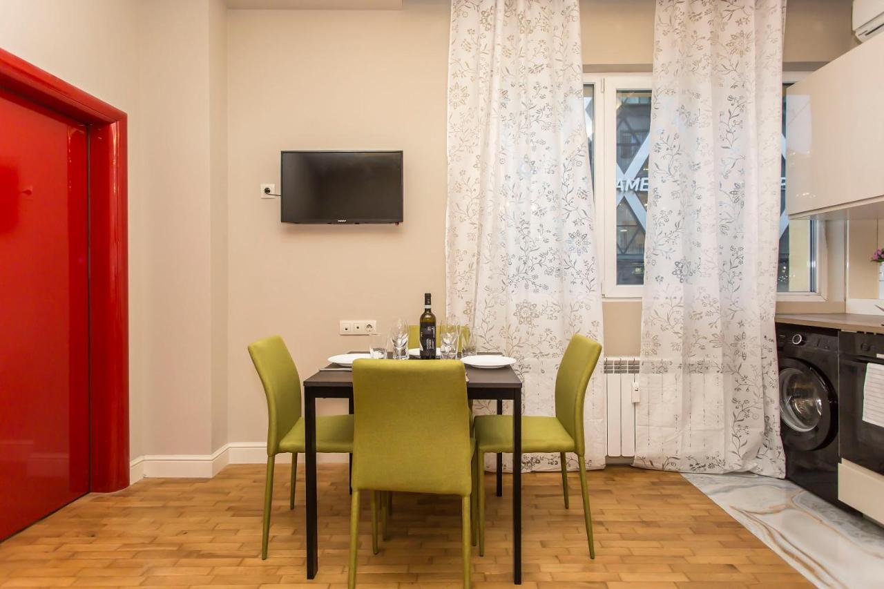 Elegant 2Bdr Apartment With A Balcony Sofia Esterno foto